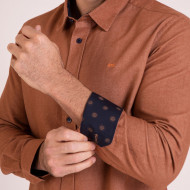 Chemise manches longues texturée camel