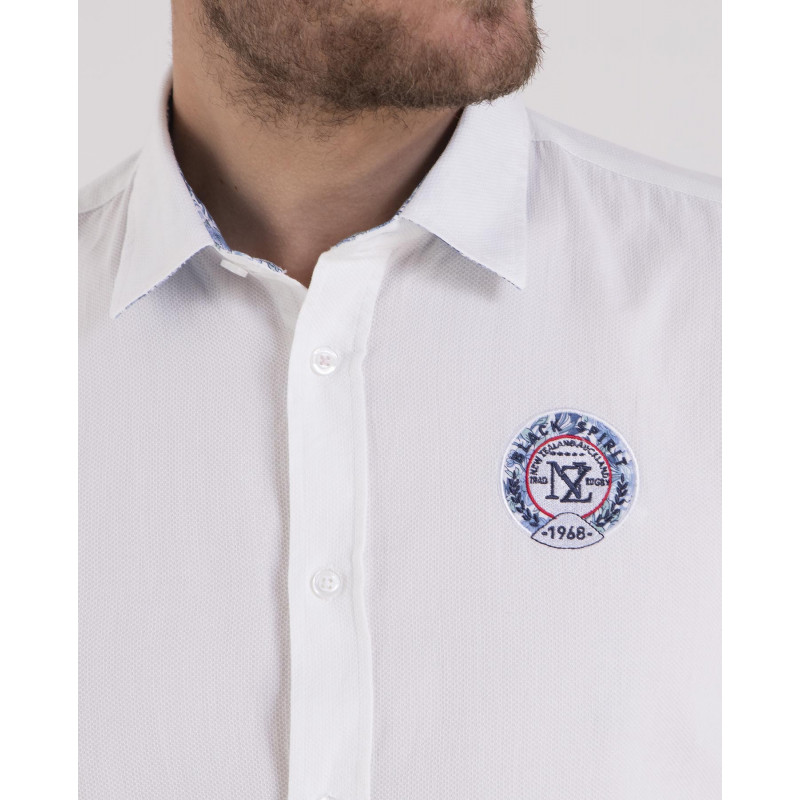Chemise tissu fantaisie uni et détails contrastés