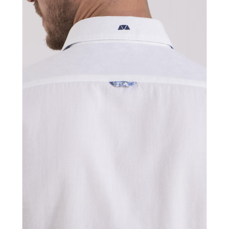 Chemise tissu fantaisie uni et détails contrastés
