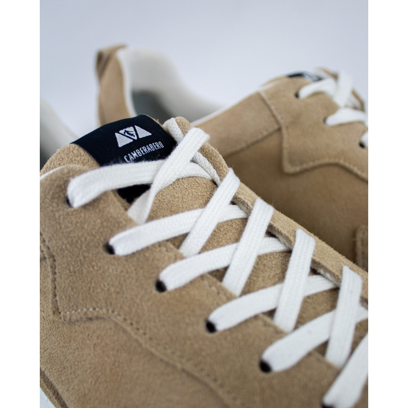 Baskets en cuir beige