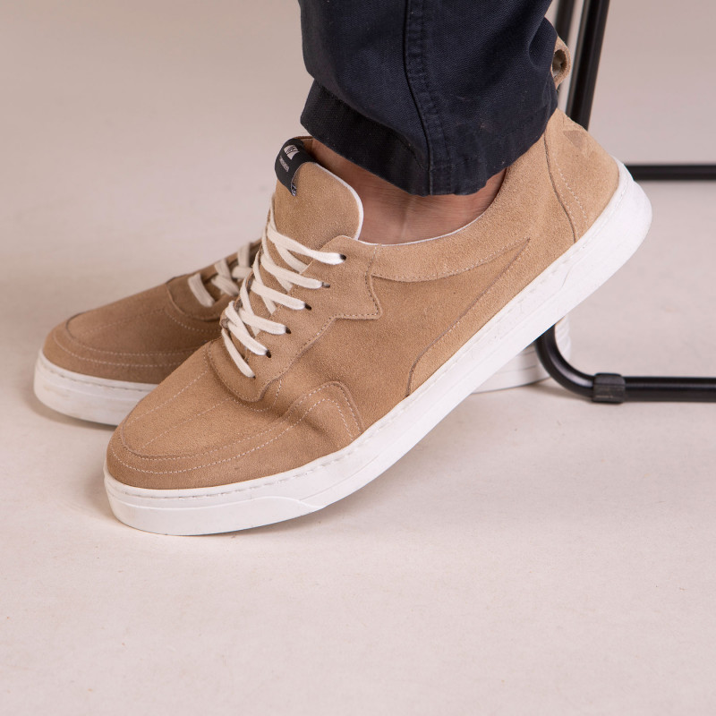 Baskets en cuir beige