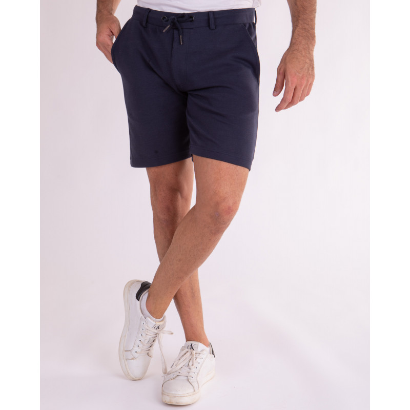 Short uni à taille élastique et cordon de serrage