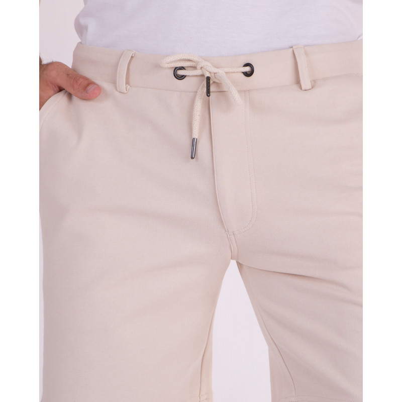 Short uni à taille élastique et cordon de serrage