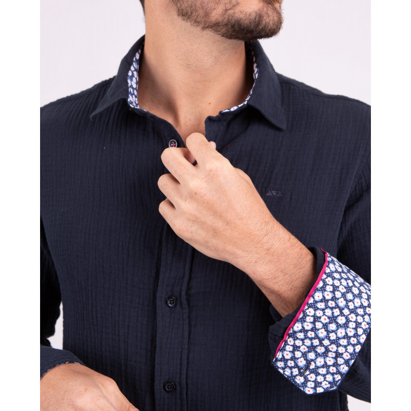 Chemise manches longues en coton lin bleu à détails fleuri