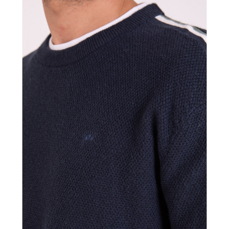 Pull col rond avec bandes